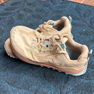 Altra Lone Peak 7 Trail Running Hiking Shoes